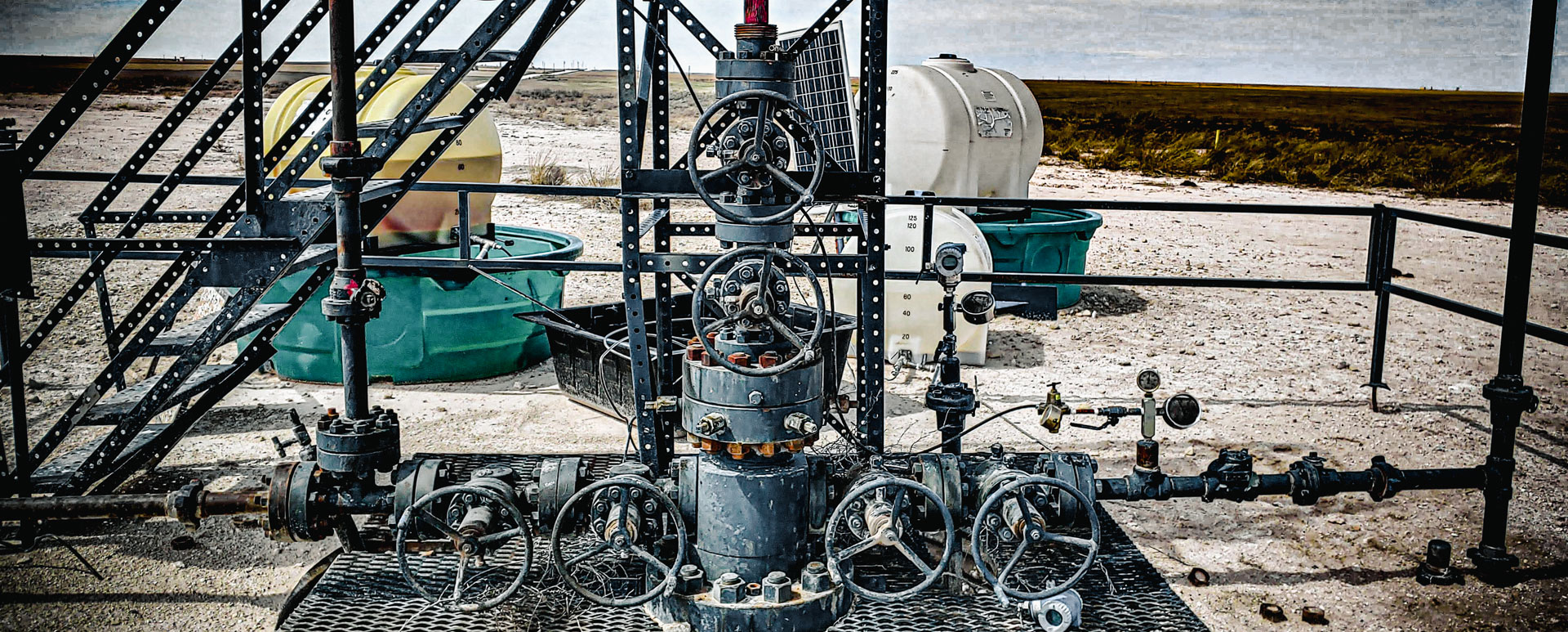 Wellhead and Christmas Tree with 6 Gate Valves